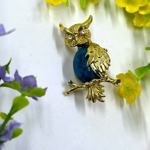 Gerry’s Signed Vintage Good Plated Owl Brooch with Turquoise Stone